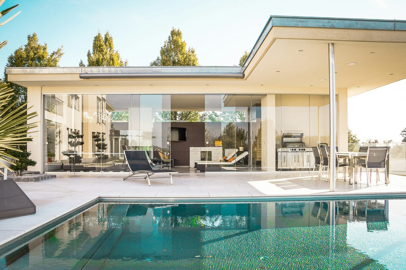 Création d'une piscine design - SCD Piscine